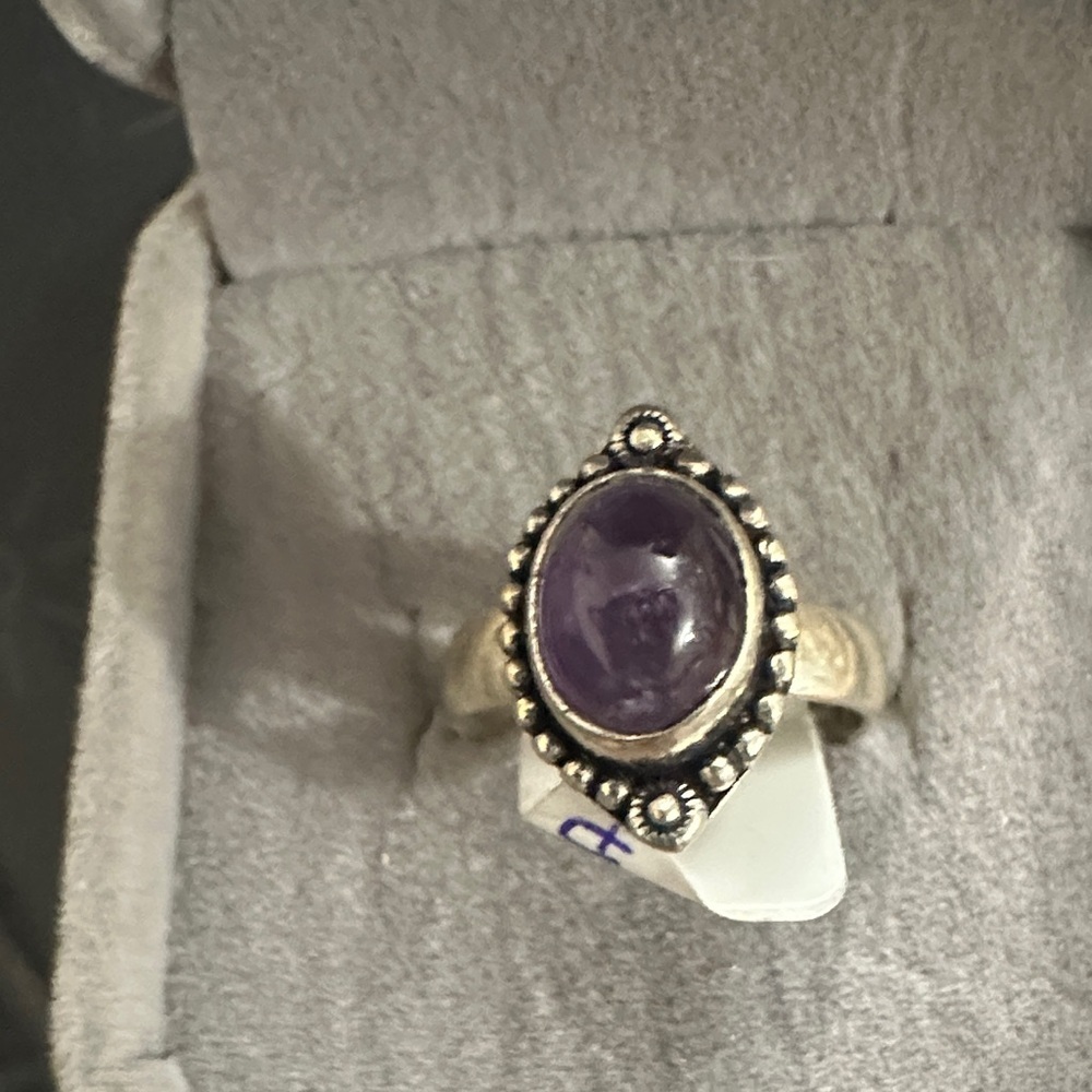 Sterling Silver Amethyst Oval Ring - Purple Gemstone Size 5 - Picture 1 of 5